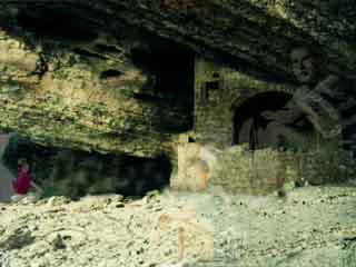 Cave (24bit JPG 1024*768 63k)